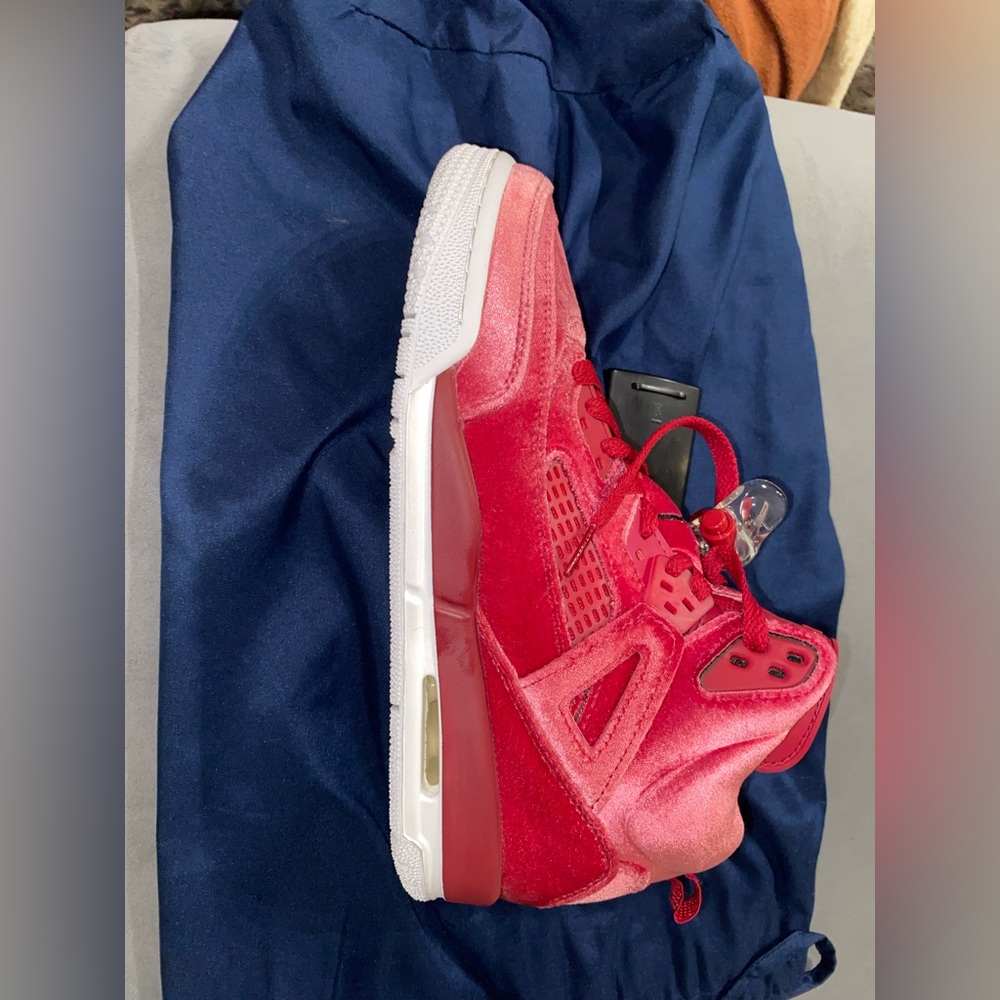 Velvet Nobel Red(GS) Jordan spizikes